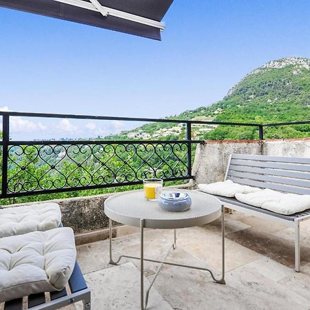 Awesome Apartment In Saint-Jeannet With Kitchen Exteriör bild
