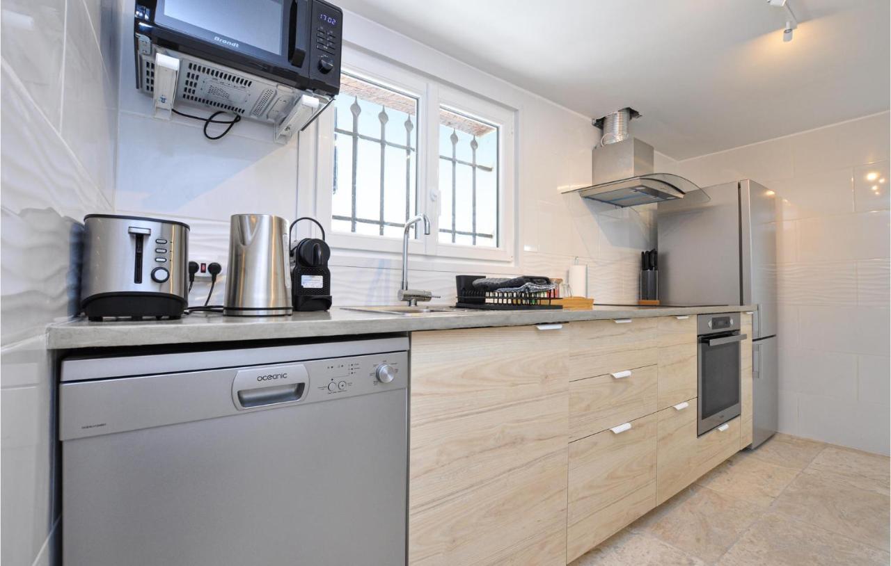 Awesome Apartment In Saint-Jeannet With Kitchen Exteriör bild