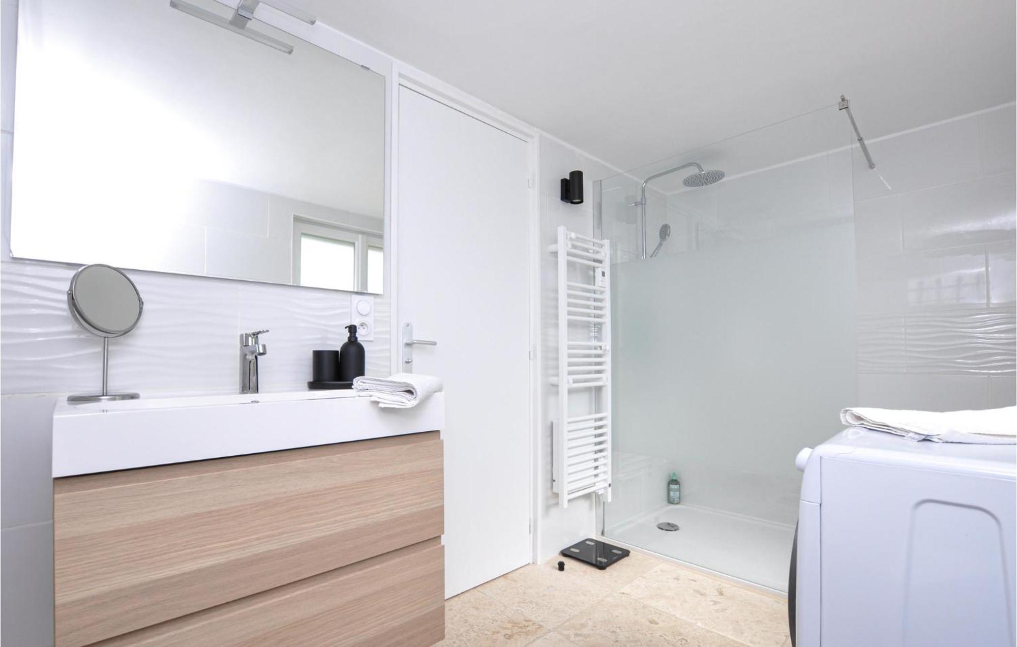 Awesome Apartment In Saint-Jeannet With Kitchen Exteriör bild